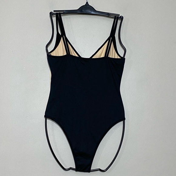 NWT SHEIN || Woman’s nude and black color block body suit size Small / 4 - Picture 2 of 7